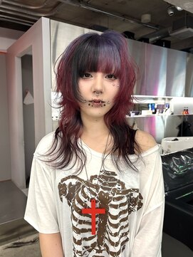 オーン(OOn) パープル×レッド×ブラックのブラックデザイン