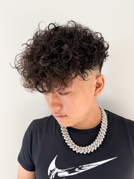 ルーシー 渋谷(LUCEY) スペインカールスパイラルパーマ外国人風パーマフェードカット