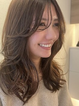 《大人かわいい×小顔見せ》顔まわりのレイヤーカットで抜け感のあるトレンド似合わせスタイルに…♪