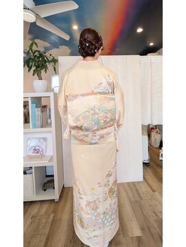 ももいろかぶとむし 【卒園式】お母さまのための上品訪問着。和装になじむ艶髪アップ