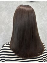 ルチア エミュ(LUCIA e'mu)&nbsp;ロングヘア　艶髪　ツヤ　寒色系ヘアカラー  ヘアカラー