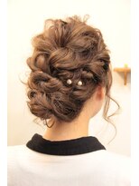 アトリエマイ 西新井東口店(MAI)&nbsp;ふんわりねじりアレンジ