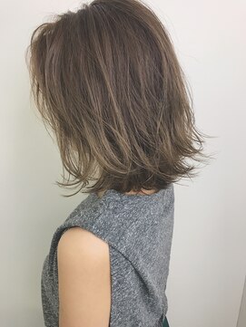 ヘアー アトリエ アンジー(Hair Atelier Angee) 外ハネ感の切りっぱなしボブ