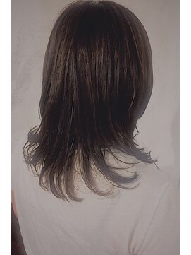 レセ 南柏店(Laissez) ミディアムレイヤー×マットグレー/レイヤーカット/透明感カラー