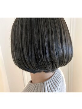 リコ(Lico) 透け感のあるアッシュグレーカラー