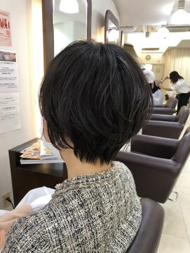 クォーターリゾート(QUARTER RESORT) ゆるウェーブ　　大人ヘア　毛先パーマ　 スリークボブ