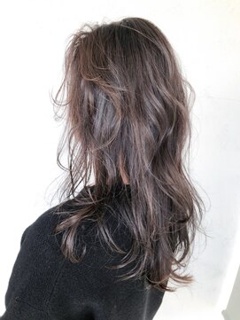 アイティー バイ アルバム 中野店(IT by ALBUM) グレーレイヤー_耳かけウェーブパーマフォギーベージュ_ba290472