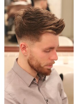 サードプレイス(Third Place) 外国人フェード