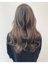 アライブ キチジョウジ(ALIVE Kichijoji)&nbsp;エアータッチバレイヤージュ白髪ぼかし／ケアブリーチハイライト