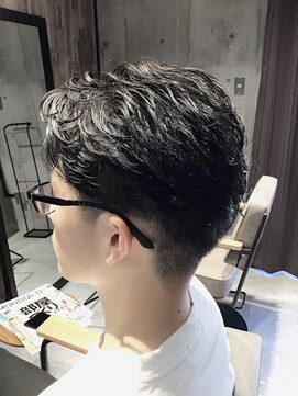 ネセサリー(NECESSARY) カット&パーマ