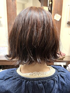 カルナヘアー(carna hair) 10代20代に人気◆シークレットハイライトボブ