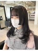 *個性的黒髪姫カットウルフヘアセミロングウルフレイヤーカット