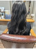 巻きやすい軽さのミディアムロング