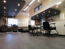 ルートナイン(route nine)の雰囲気（席の間隔が空いてるので周りのお客様も気になりにくい店内です☆）