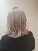 20代30代40代/ホワイトベージュ/外ハネミディアムボブ