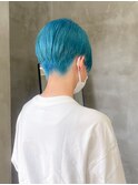 刈り上げ女子ペールブルーツーブロック水色前髪長め