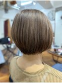白髪ぼかしナチュラルショートボブ