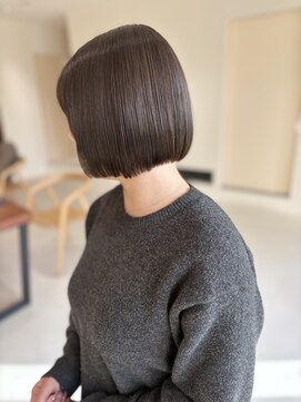 メイン(『　　』main) mini Bob × ベージュ