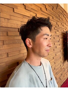 美容室パイナップル 硬め髪質のツーブロック