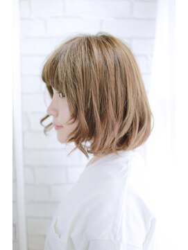 トランクイル サフリック(TRAN9UIL safric) 20代・30代・40代 抜け感・外国人風ミディアム