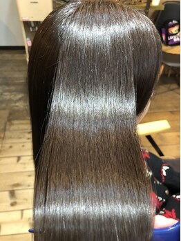 SNSで話題の【OLAPLEX】【oggi otto】取扱いサロン!繰返すカラー/熱ダメージ/紫外線で傷んだ髪を徹底補修。