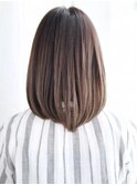 かきあげバングのナチュラルストレートスタイル