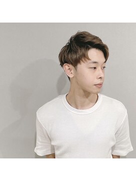 ハク(haku.) アップバング　刈り上げショート