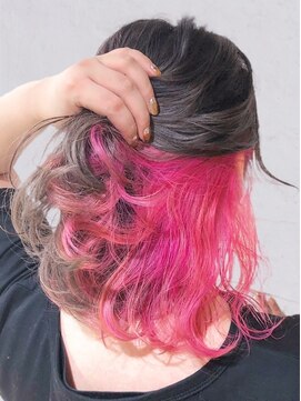 ディーバ 藤沢(D.I.E.V.A) 10代20代30代ネオンピンクインナーカラー大人可愛いレイヤーボブ