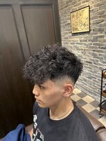 ミリオンバックス 御徒町店(Million Backs)&nbsp;スペインカール/波巻き/カジュアルショート<理容室>[メンズ]