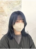 ブルー