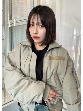 スタンド(STAND) レイヤーカット　ダークカラー　黒髪　ネビージュ