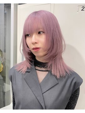 ジーナ オモテサンドウ(XENA) ワイドバング×ウルフカット×ピンクラベンダー