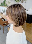 大人ショートボブ/白髪ぼかしハイライト/30代40代50代