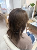 ブリーチなし透明感ベージュ　ハイレイヤースタイル　