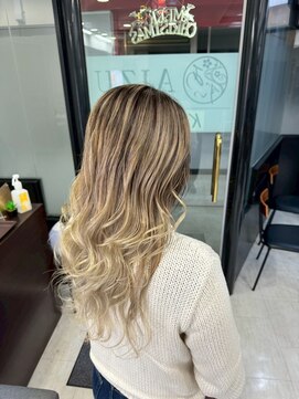 アイズ 本厚木(AIZU) シャドールーツ　バレイヤージュ　ミルクティー