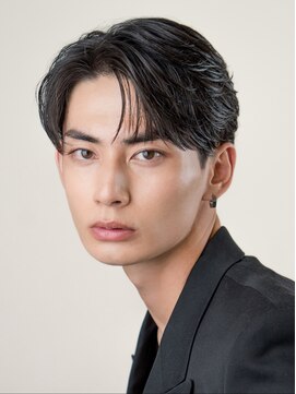 オーシャントーキョーオーバー 渋谷(OCEAN TOKYO OVER) センターパートフェザーパーマニュアンスパーマシャドウパーマ