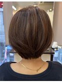 ツヤのあるショートボブ