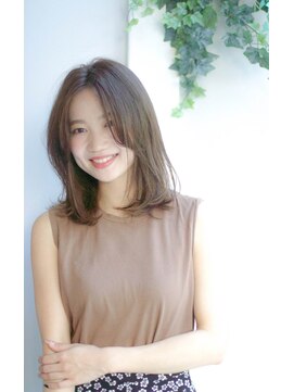 リリア(LILIA.) ストレートミディ