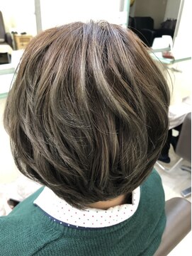 ヘアアンドネイル シーソー(Hair&Nail Seesaw) スモーキーグレージュ