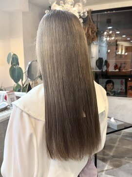 アンダーバーホワイト 広島 本通店(_WHITE) ☆髪質改善ブリーチエモージュ小顔顔まわりカットグレーベージュ