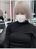 ホワイトカラー+ボブ/顔まわりレイヤー