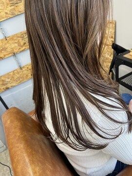 クロムス(clomus) 【clomus  レイヤーカット×ベージュ】