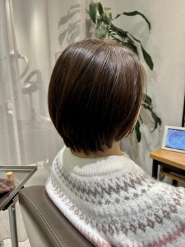 ウルバイサナンド(ULu by Sanando) ショートボブ/ショート/えりあし浮く