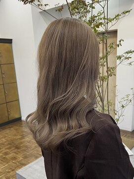 ヘアーアイスカルテット(HAIR ICI QUARTET) ◎オリーブグレーで冬の美人髪!ブリーチなしで艶感ミディ