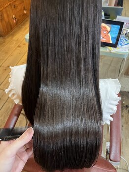 nico大人気の縮毛矯正で湿気によるウネリを解消♪想像以上の柔らかい仕上がりに思わず声が出るっ...！