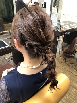 プランタンアヴェダ(printemps AVEDA) 編み下ろしアレンジ