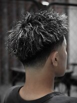 men’s salon THE OBSCURE ROVGUE【10月1日 NEW OPEN(予定)】&nbsp;鈴鹿フェードアップバングホワイトメッシュ