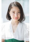 大人モーブカラー×小顔ワイドバング×くびれミディショート