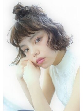 アイビー(Ivy) ボブでもできるヘアアレンジ　ラフなお団子アレンジ