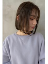 外ハネ　ミルクティーベージュ　ボブ